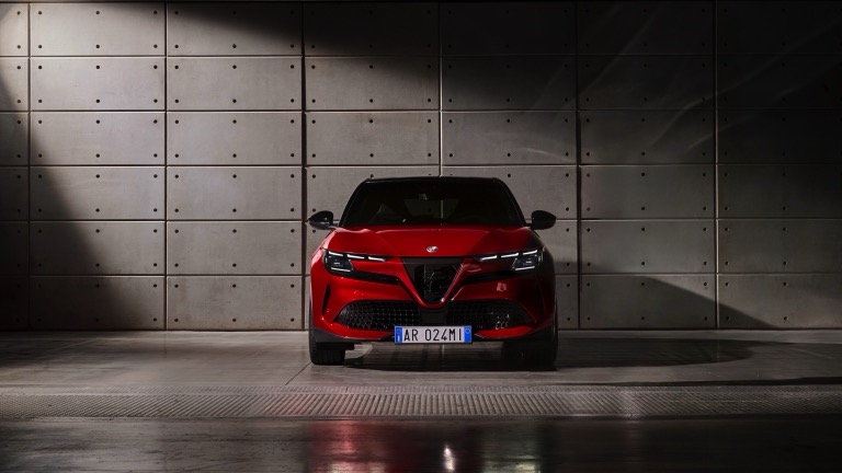 Alfa Romeo Junior Elettrica 54 kWh Veloce