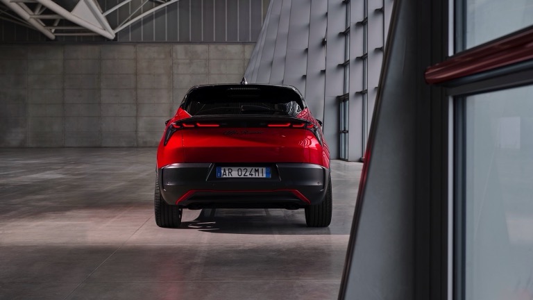 Alfa Romeo Junior Elettrica 54 kWh Veloce