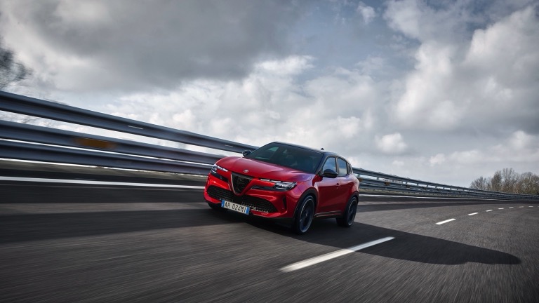 Alfa Romeo Junior Elettrica 54 kWh Veloce
