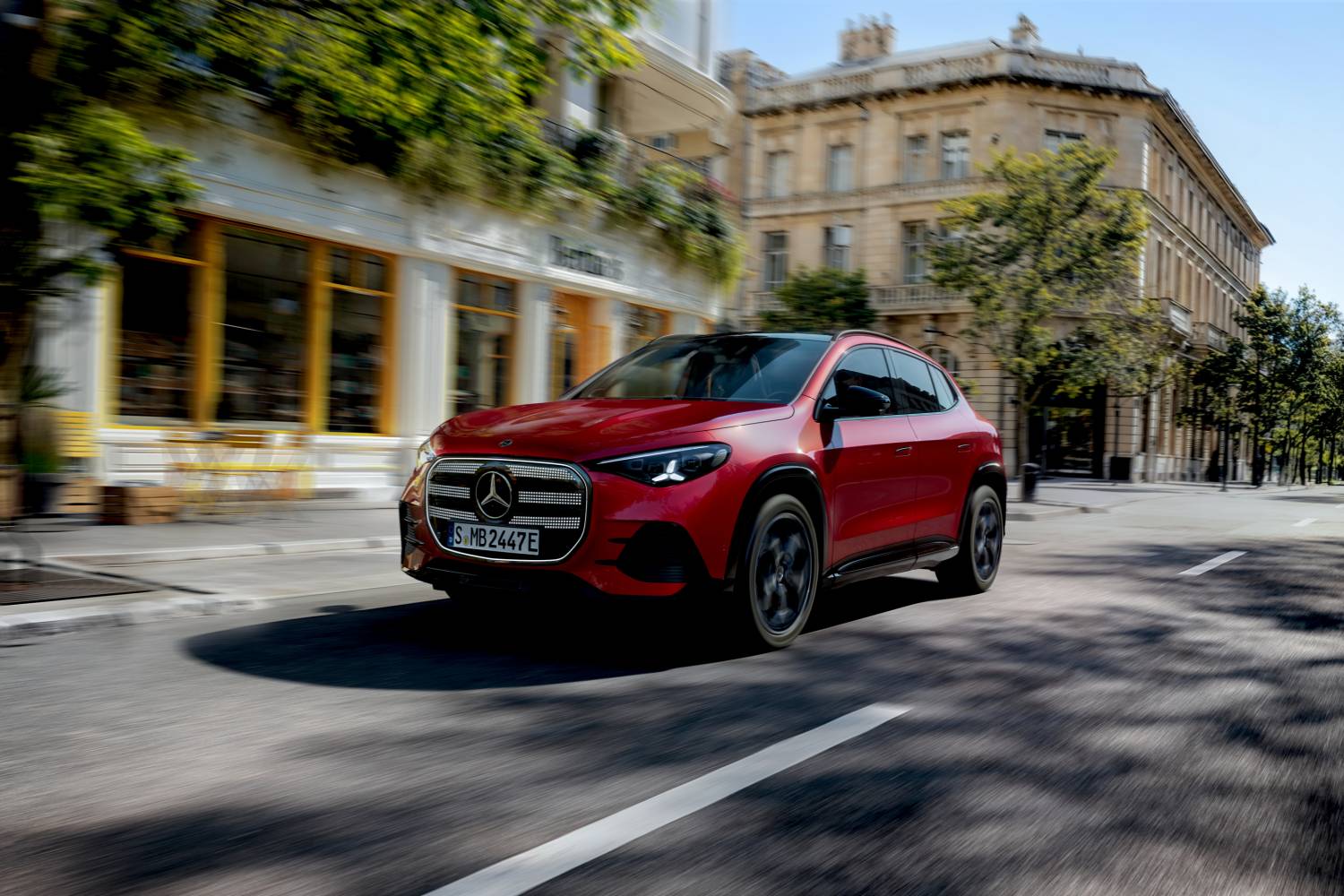 Mercedes GLA Electric (2026): najmanjši Mercedes z 800 volti, 657 kilometri dosega in prtljažnikom, ki ga skriva spredaj