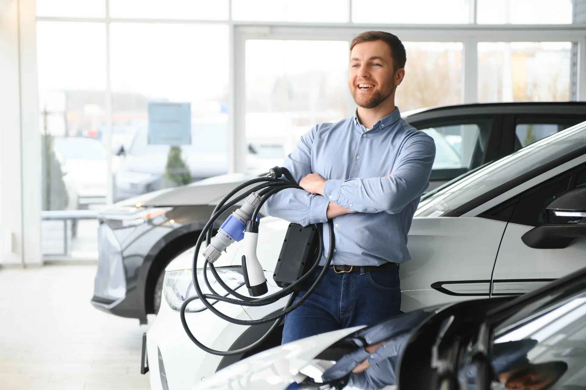 Subvencije za električna vozila v Evropi: Italija daje do 11.000 evrov, Sloveniji denar poteče avgusta, rešitev pa ves čas leži v DDV