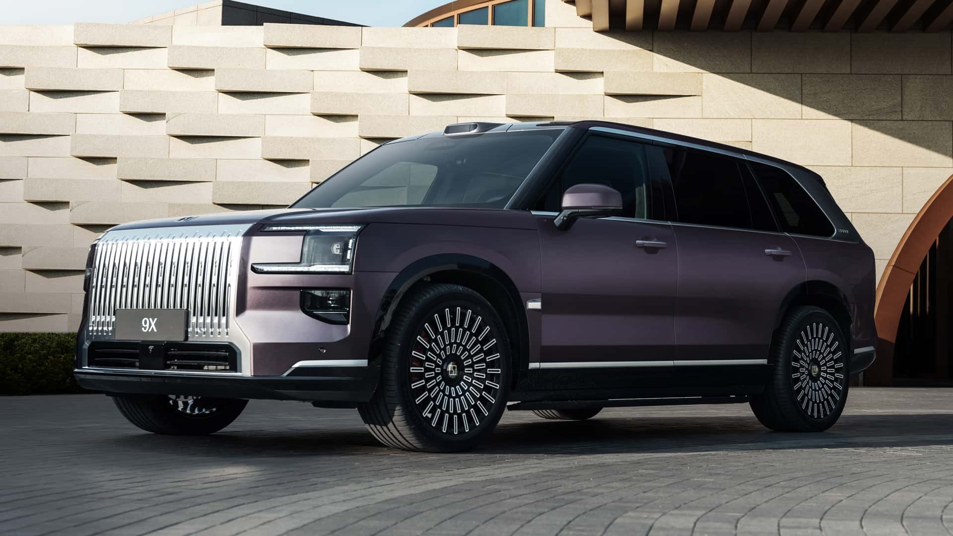 Zeekr Ui Zeekr 9X EU Super Hybrid: 900-konjska hibridna zverina, ki je prevelika ...