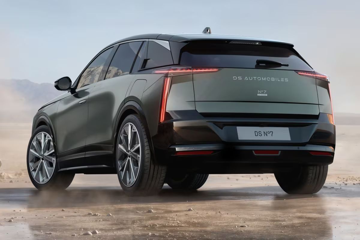 DS Automobiles N°7 AWD Long Range