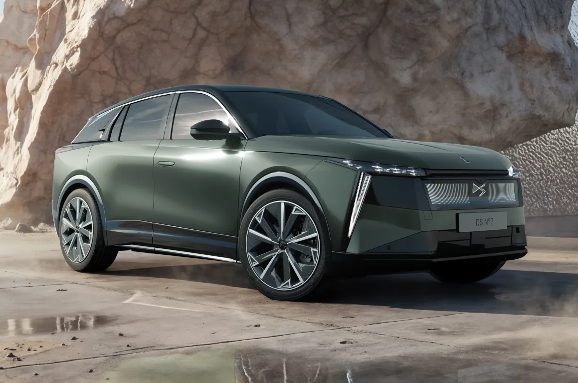 DS Automobiles N°7 AWD Long Range