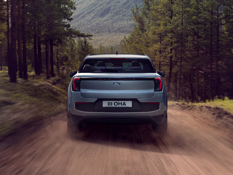 Ford Explorer Extended Range RWD