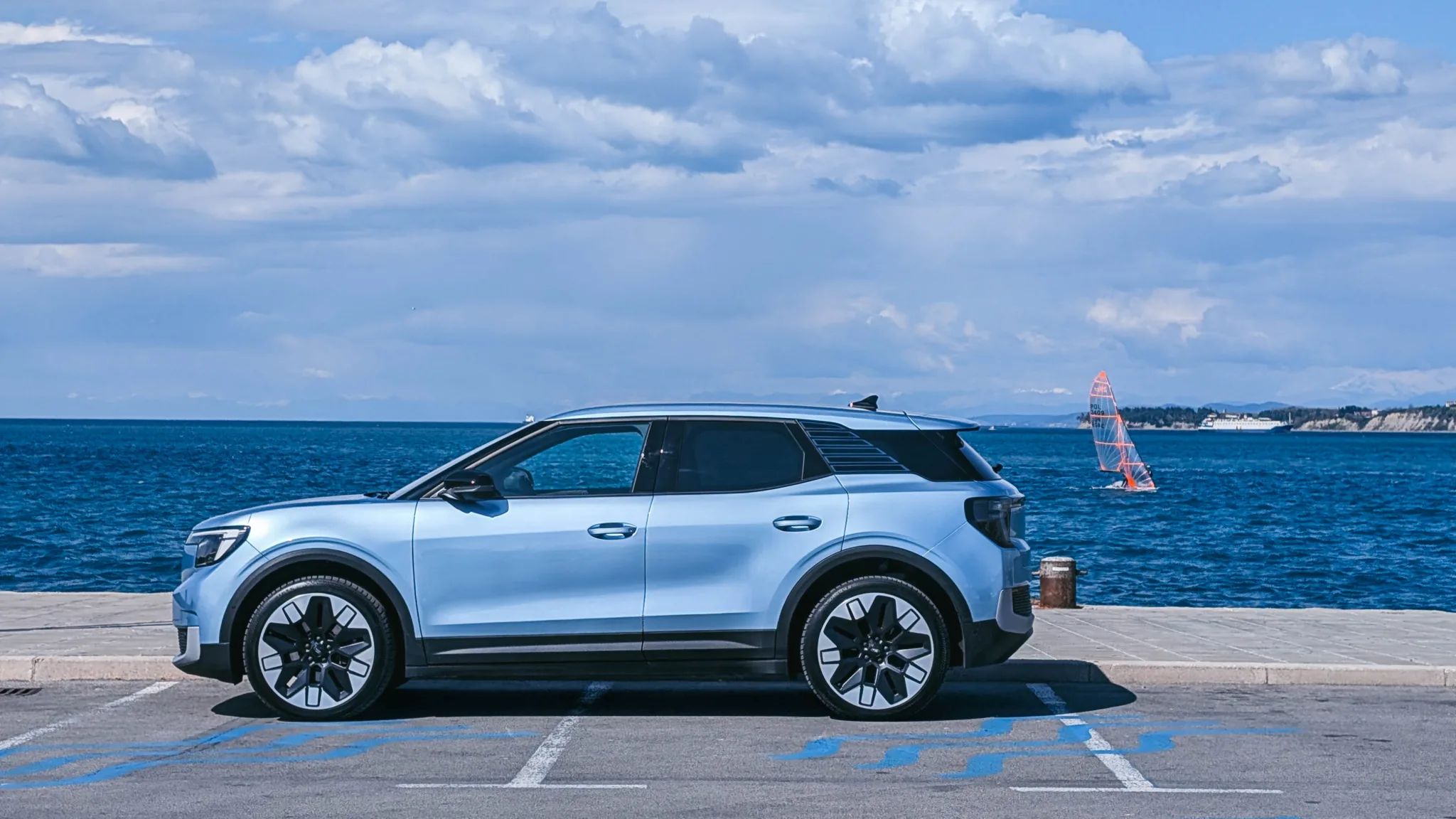 Ford Explorer Standard Range RWD