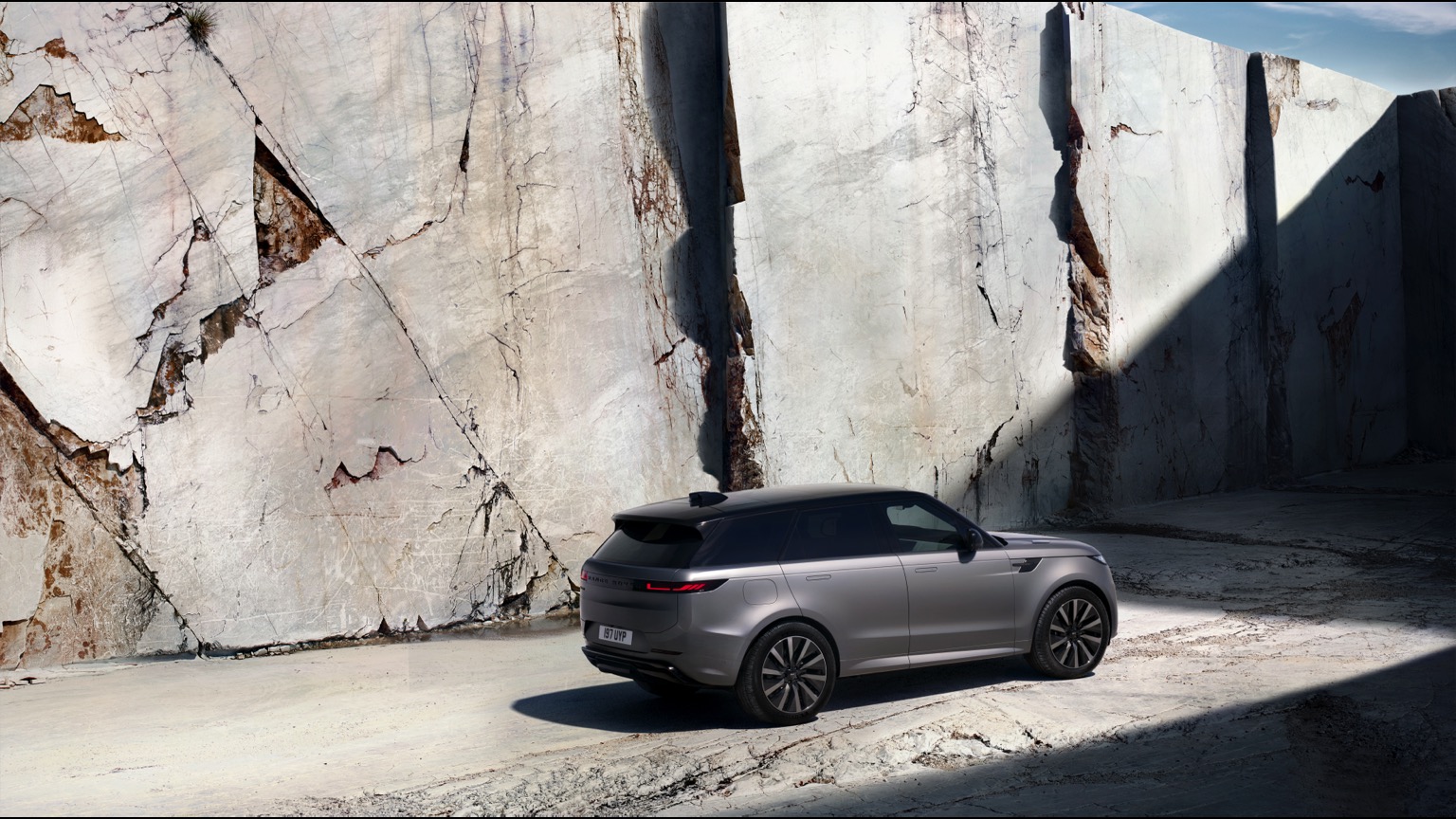Land Rover Range Rover Sport EV550