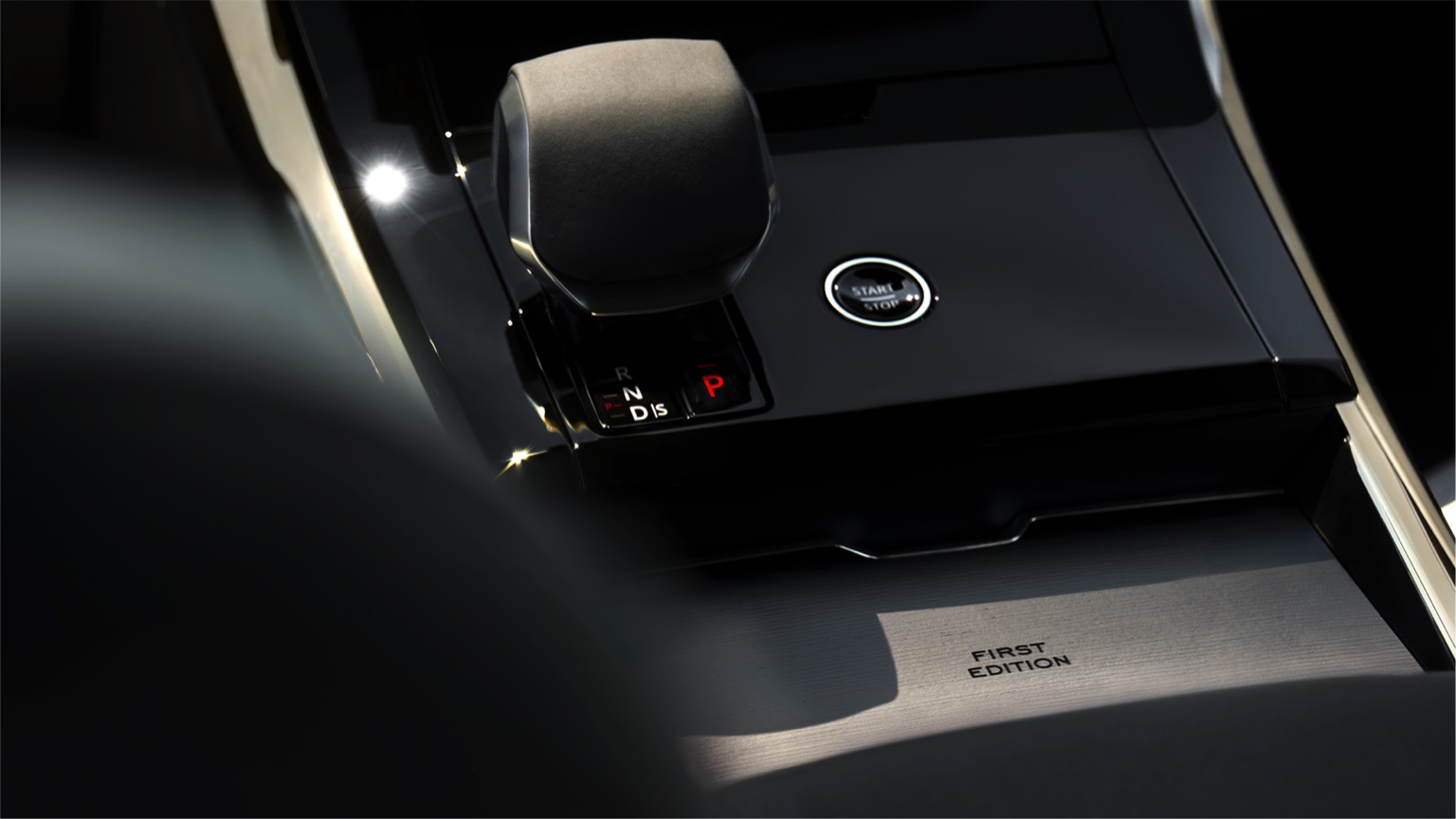 Land Rover Range Rover Sport EV550