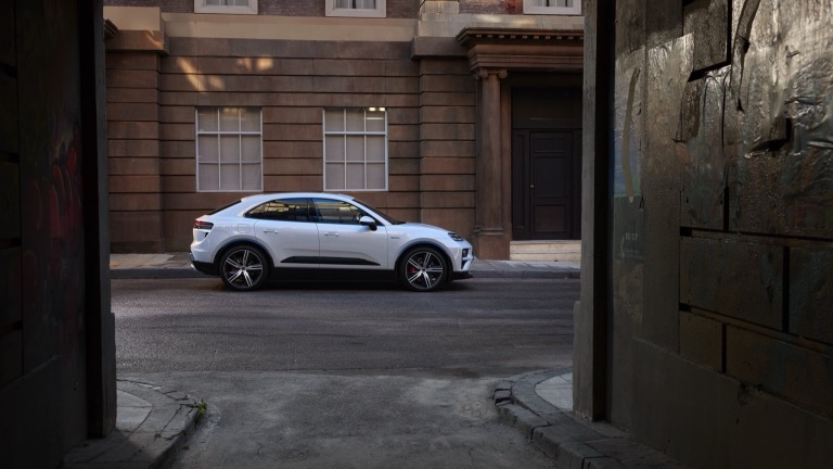 Porsche Macan Turbo Electric