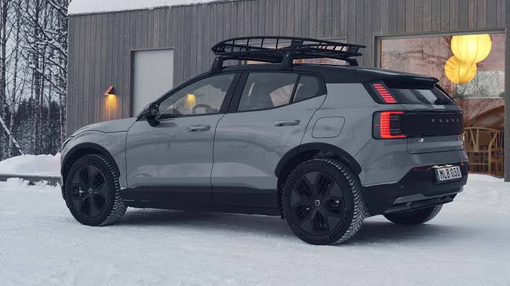 Volvo EX30 Cross Country P8 AWD