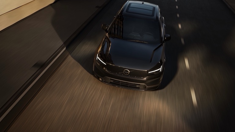 Volvo EX40 P8 Performance AWD