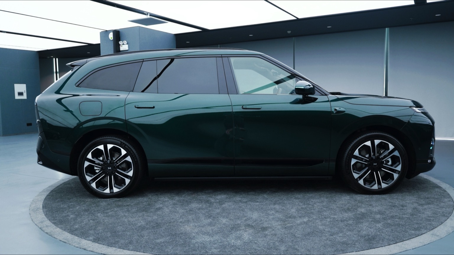 XPENG G9L AWD Performance