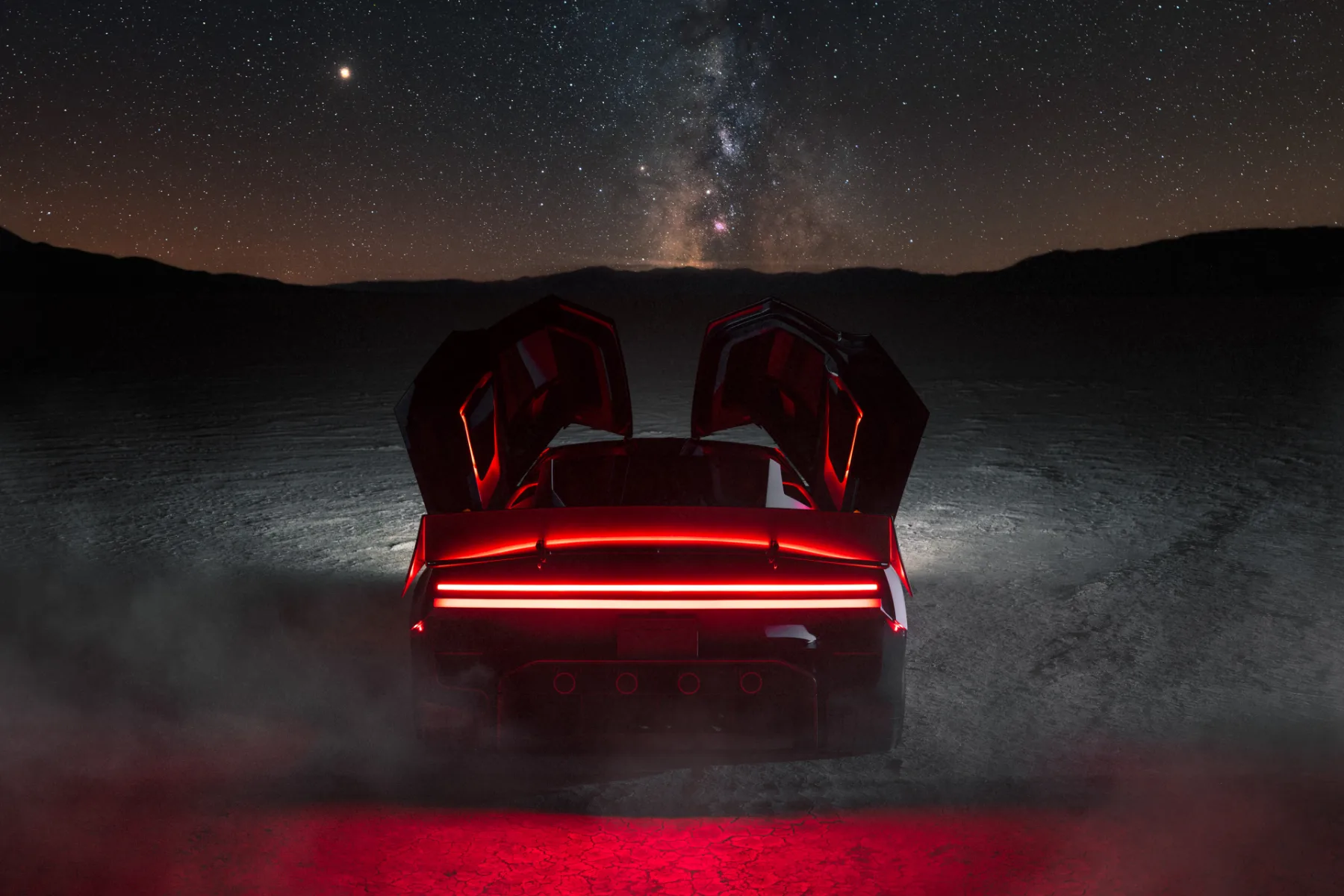 Leteča Tesla Roadster: Elon Musk je devet let obljubljal avto, nato pa ga je raje naučil leteti, slika 1