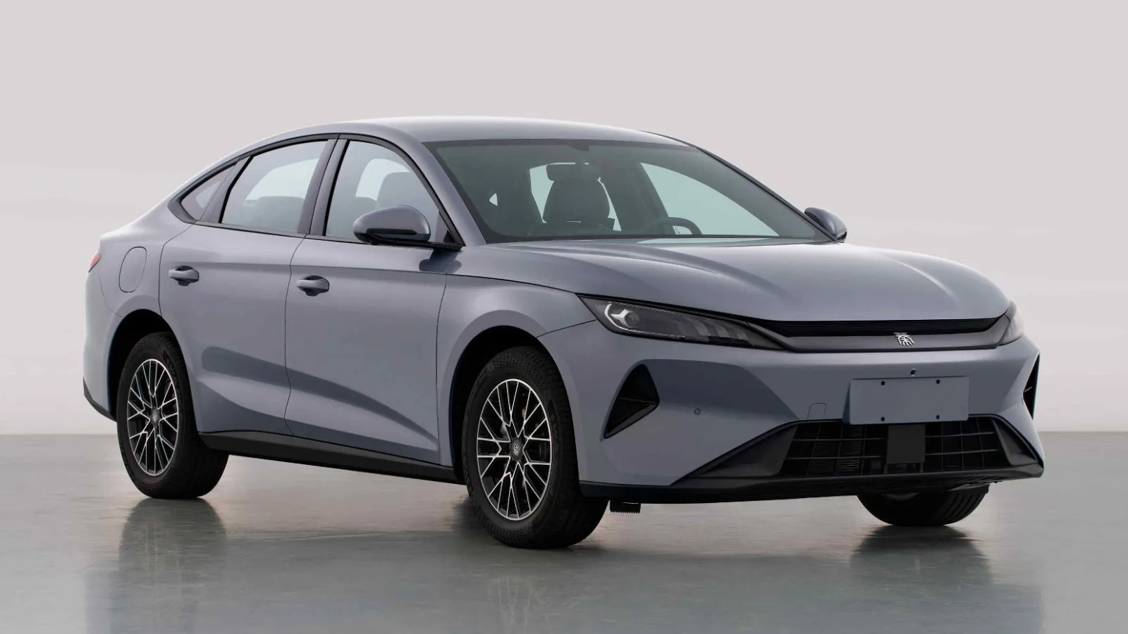 BYD Han in Qin Plus: Nova prenova prinaša do 520 kW moči